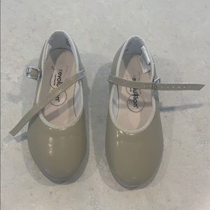 Little girls tap shoes